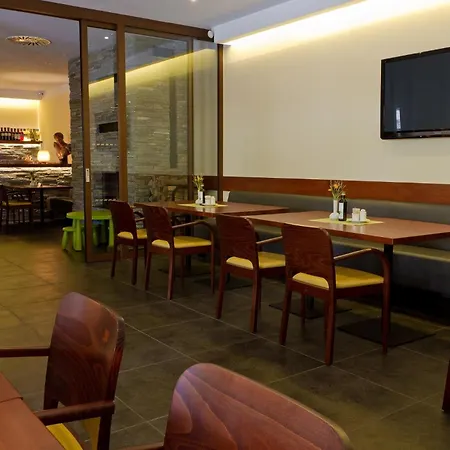 Hermes 4* Krnov
